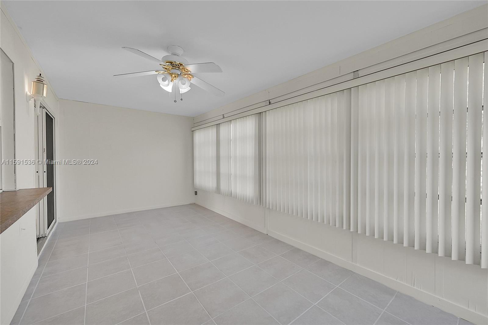 735 NW 74th Terr