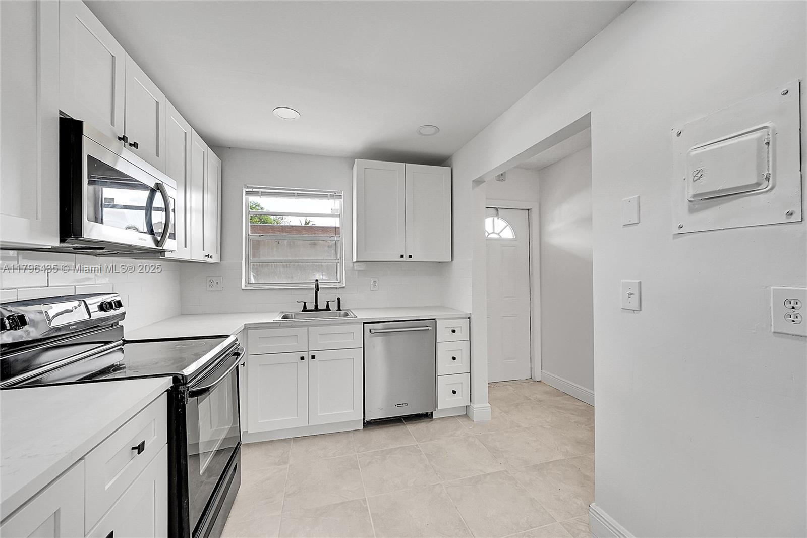 607 S State Road 7 # 1E