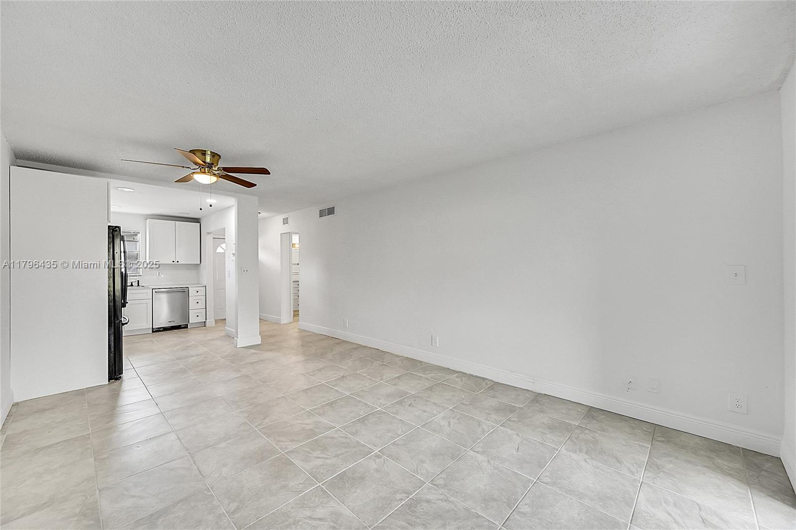 607 S State Road 7 # 1E