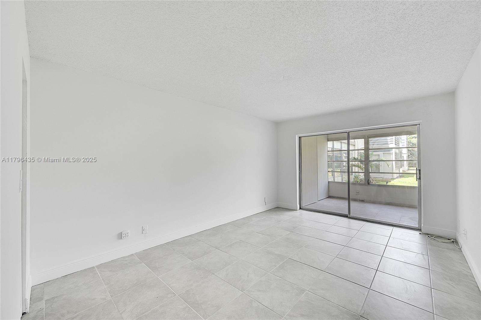 607 S State Road 7 # 1E