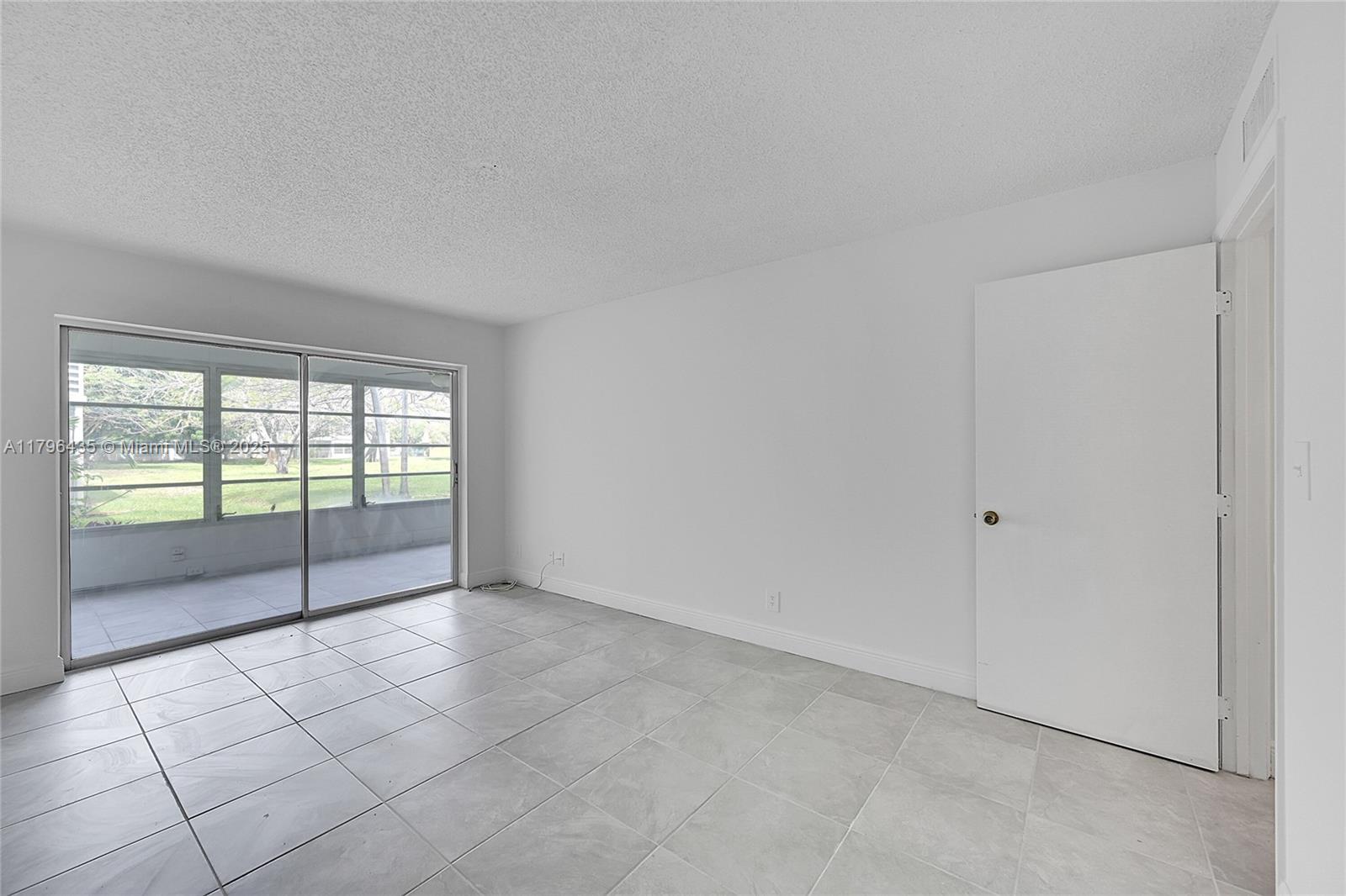 607 S State Road 7 # 1E