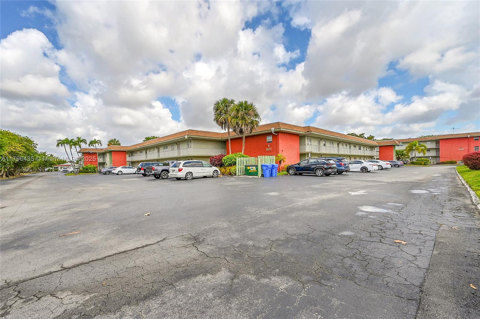 607 S State Road 7 # 1E