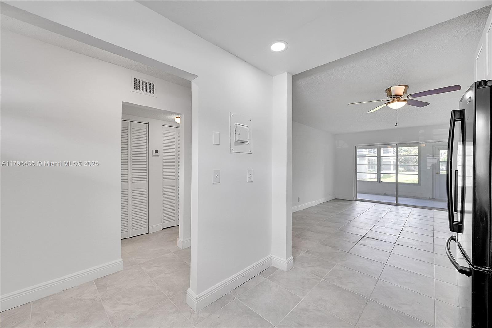 607 S State Road 7 # 1E