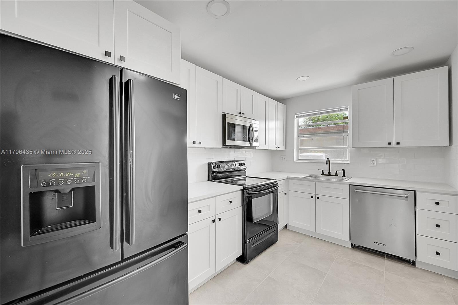 607 S State Road 7 # 1E
