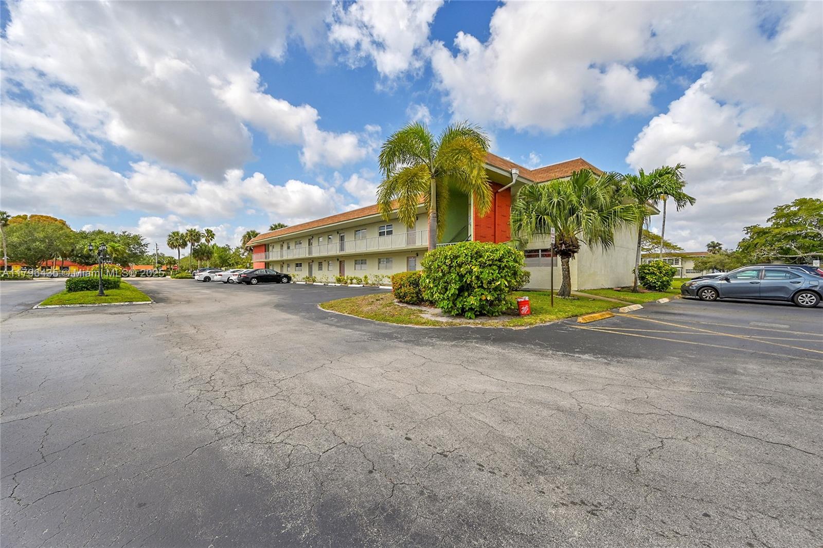 607 S State Road 7 # 1E