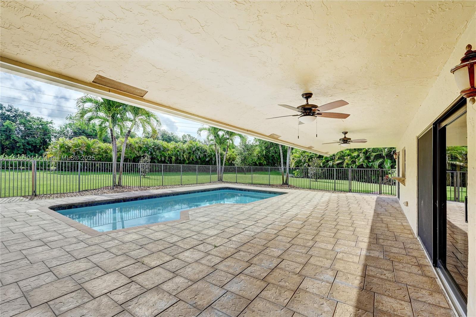 7120 Hialeah Ln # 7120