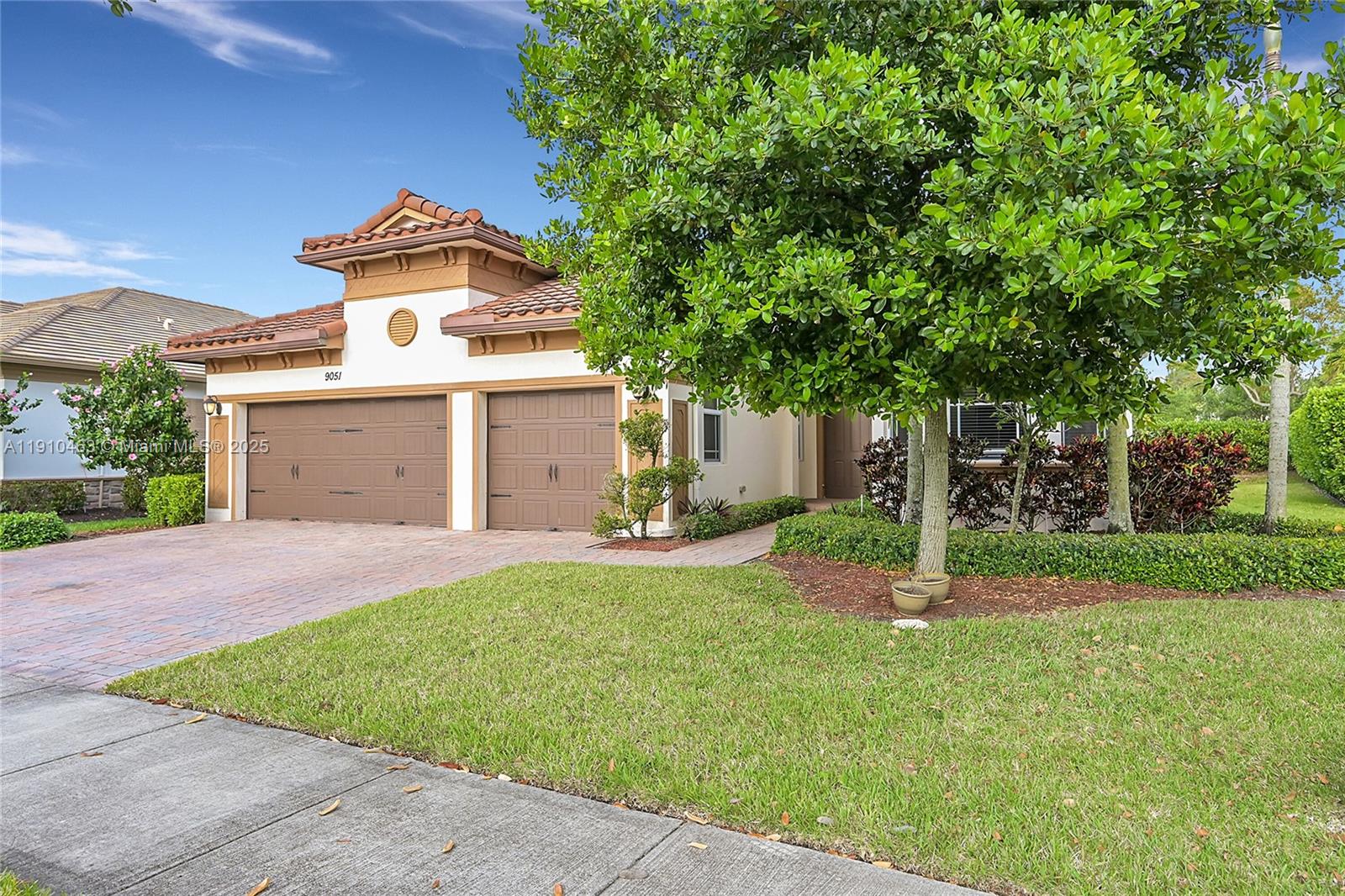 9051 Edgewater Bnd # 9051