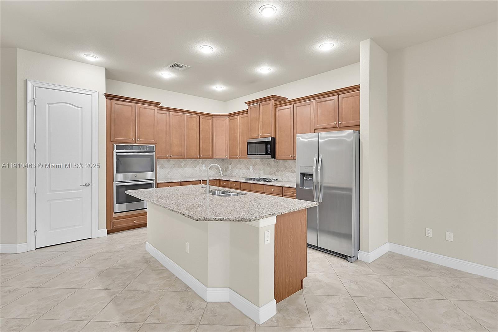 9051 Edgewater Bnd # 9051
