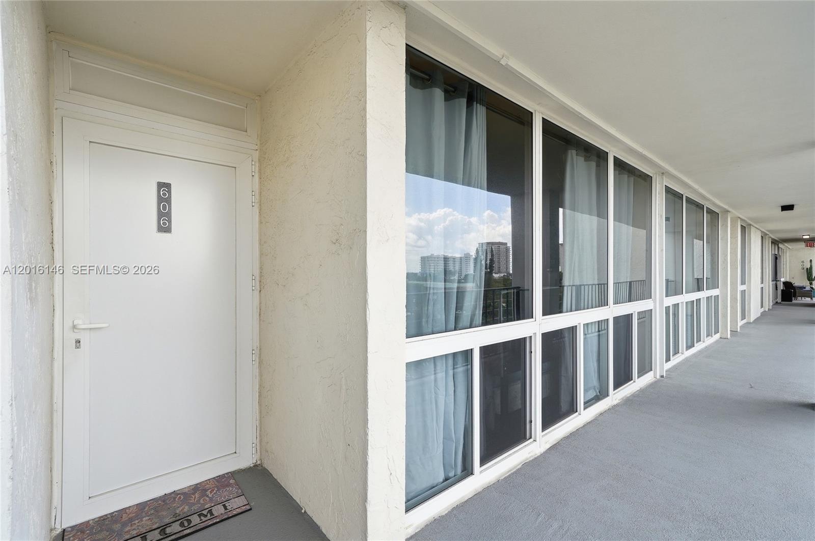 521 N Riverside Dr # 606
