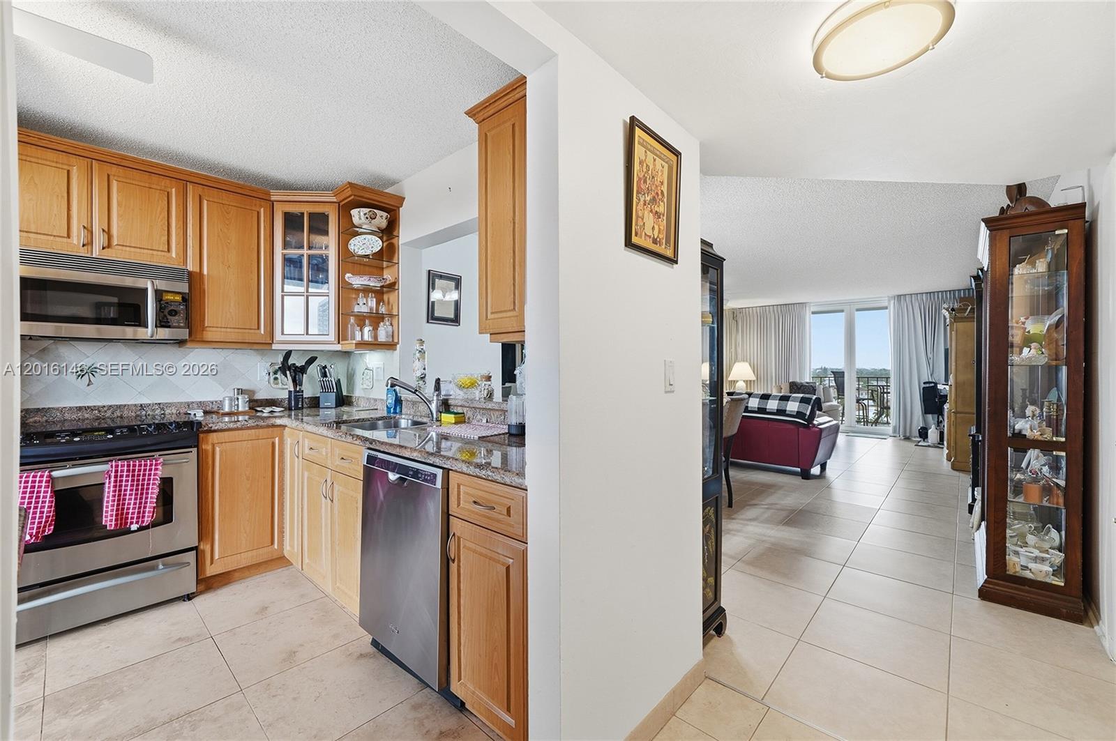 521 N Riverside Dr # 606