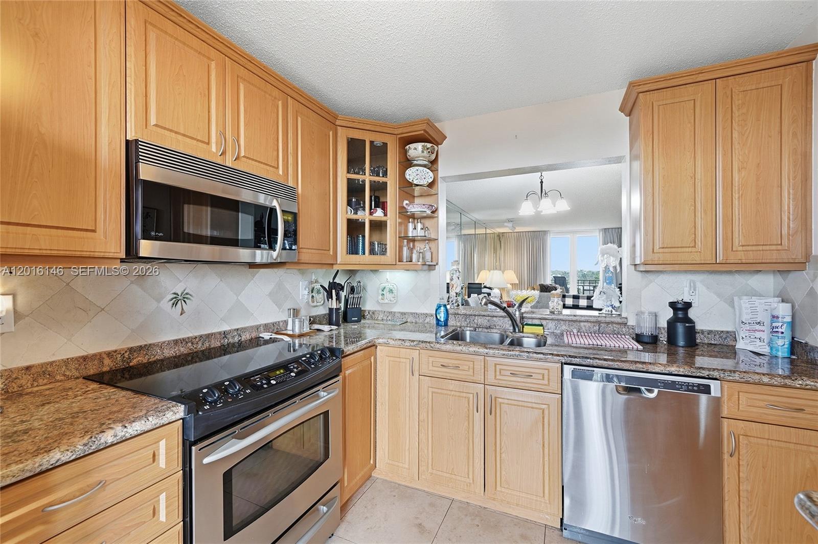 521 N Riverside Dr # 606