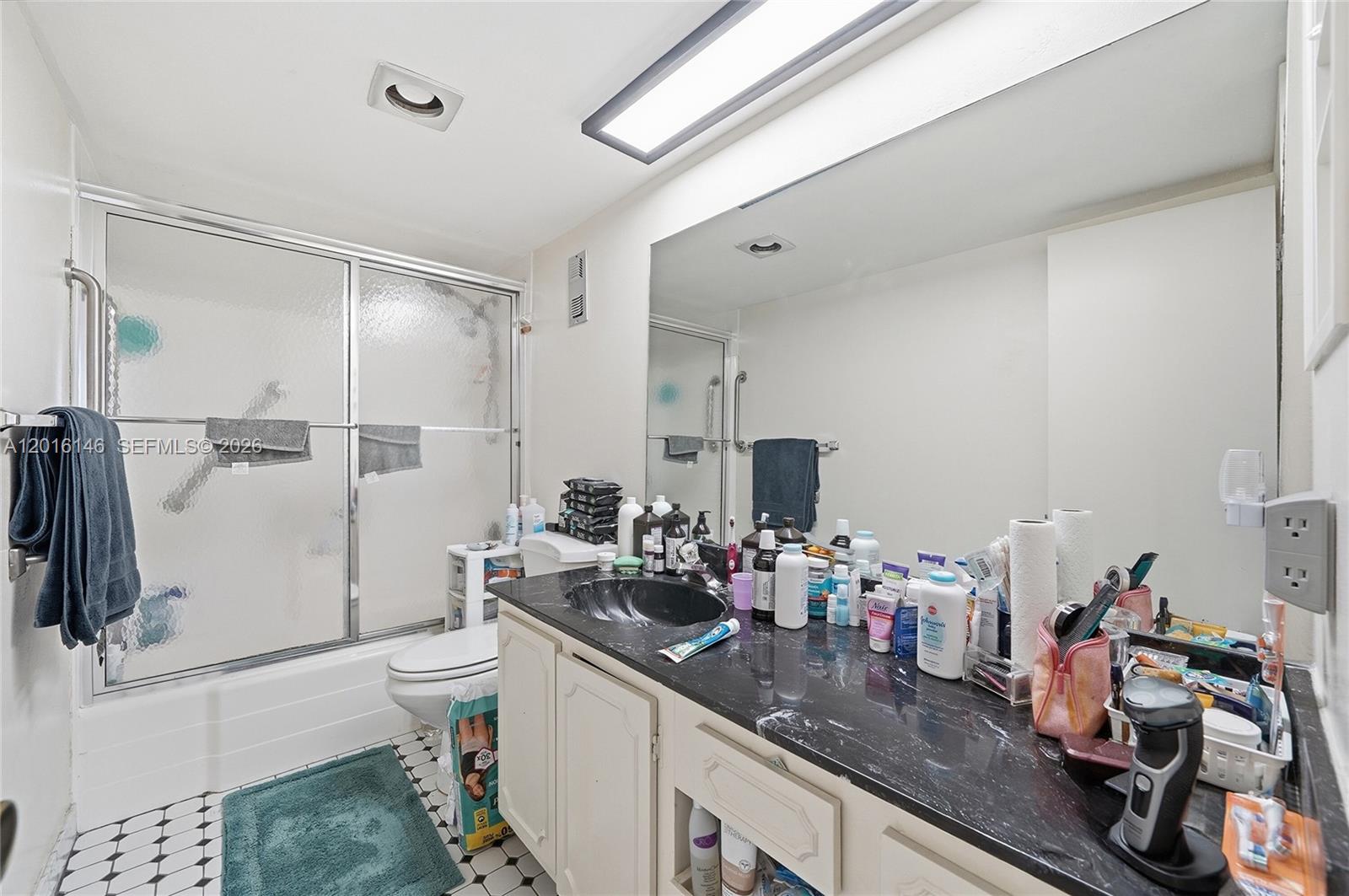 521 N Riverside Dr # 606