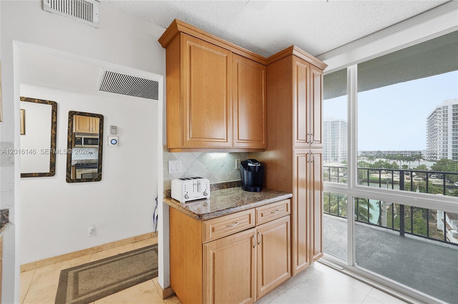 521 N Riverside Dr # 606