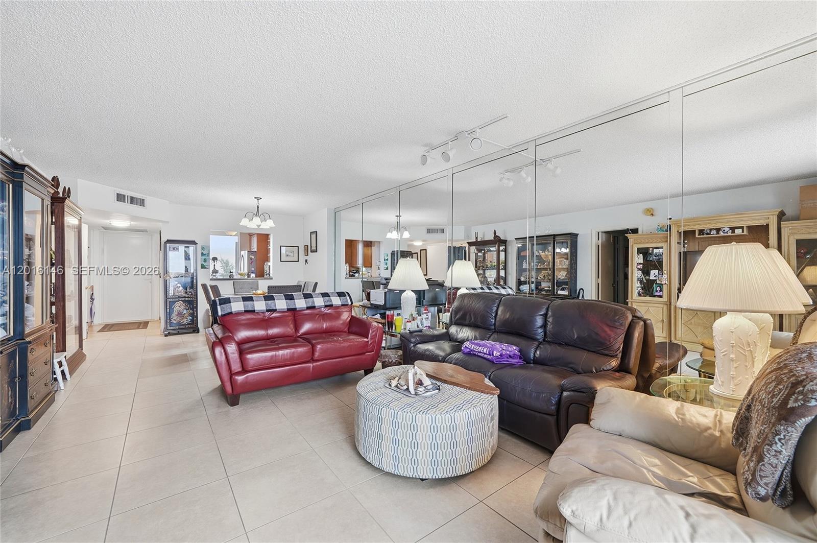 521 N Riverside Dr # 606