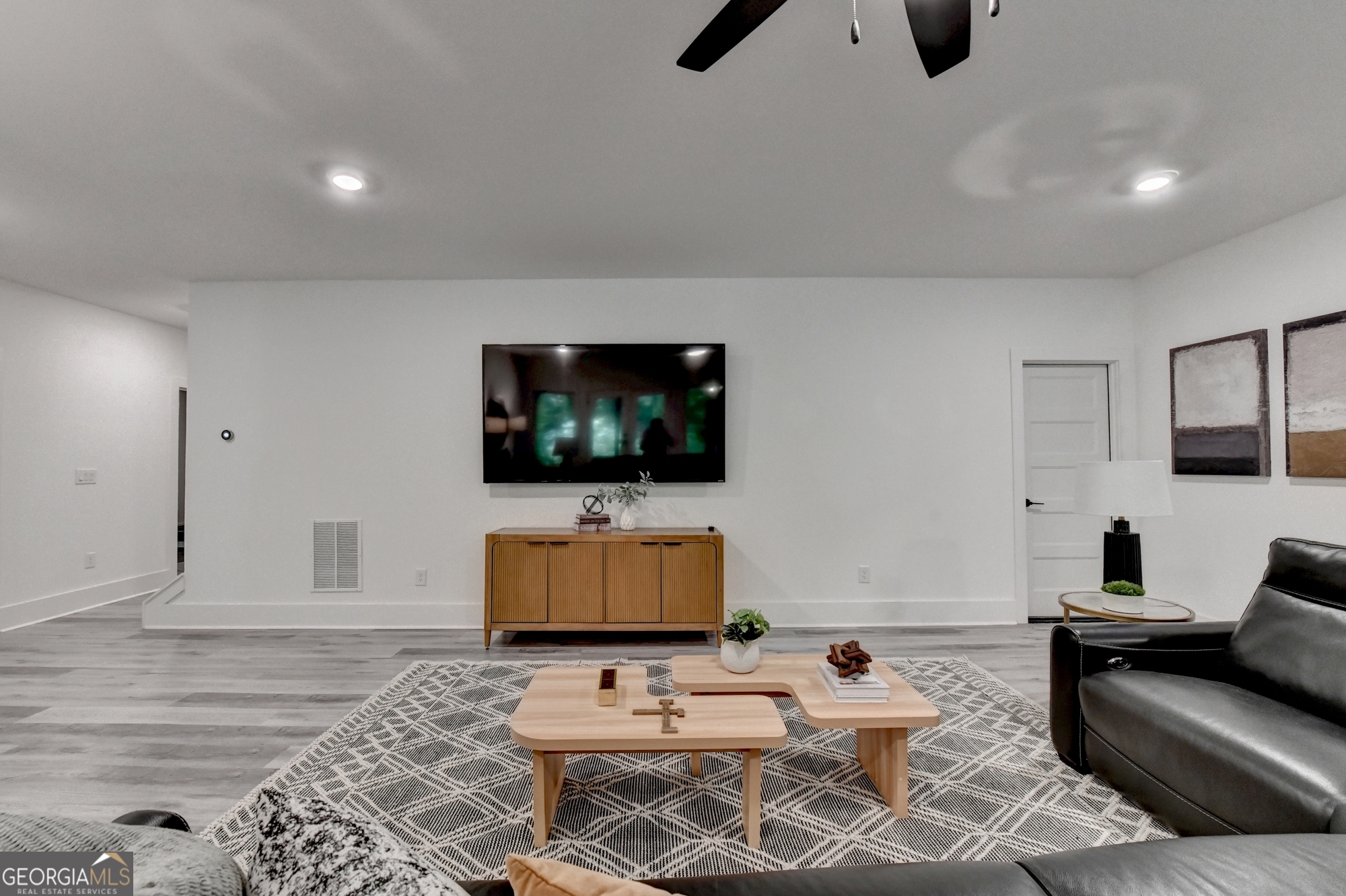 1370 Rumson Lane