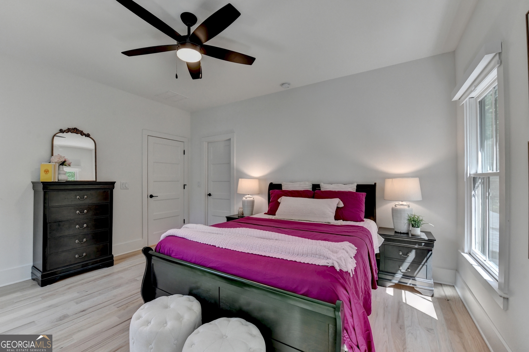 1370 Rumson Lane