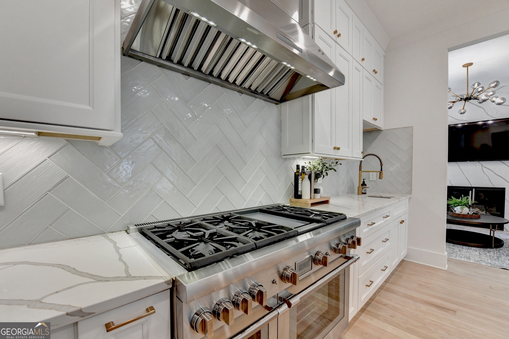 1370 Rumson Lane