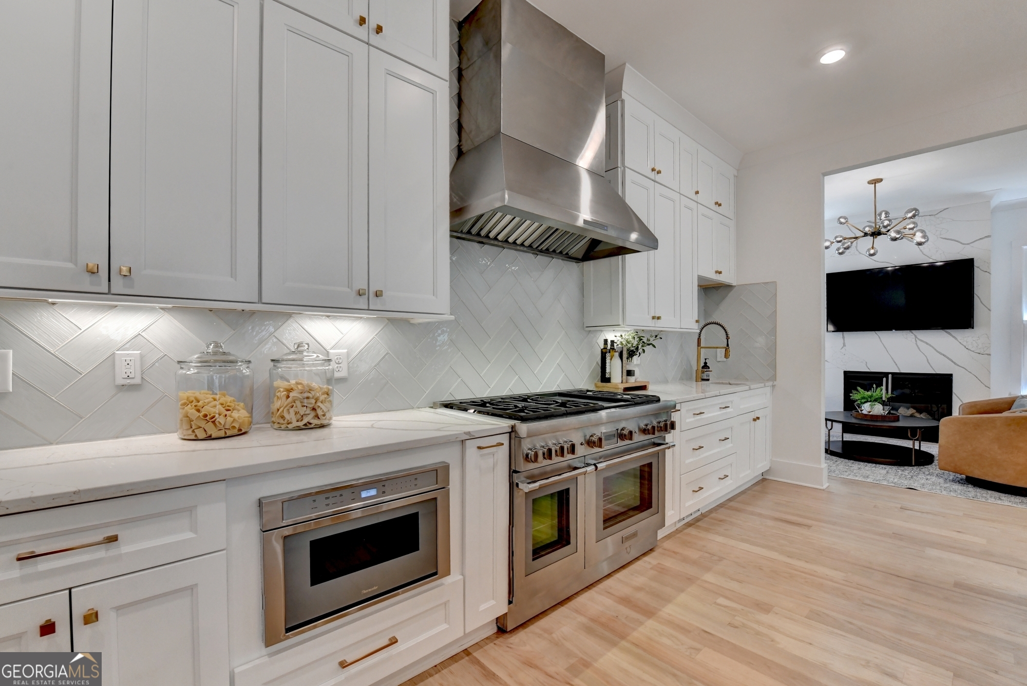 1370 Rumson Lane
