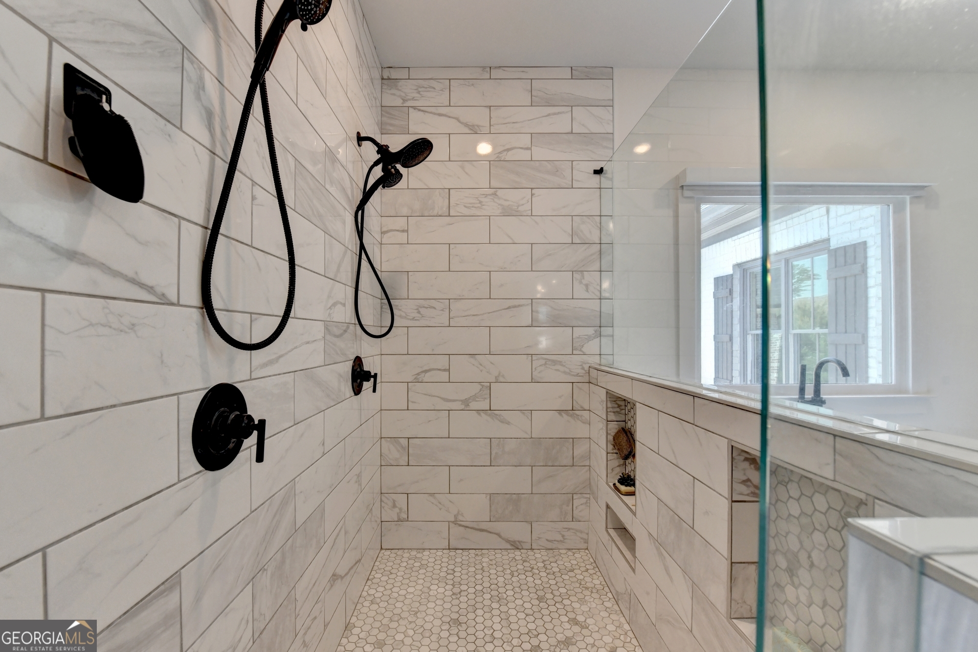 1370 Rumson Lane