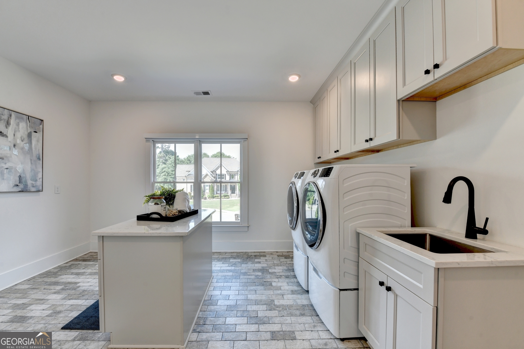 1370 Rumson Lane