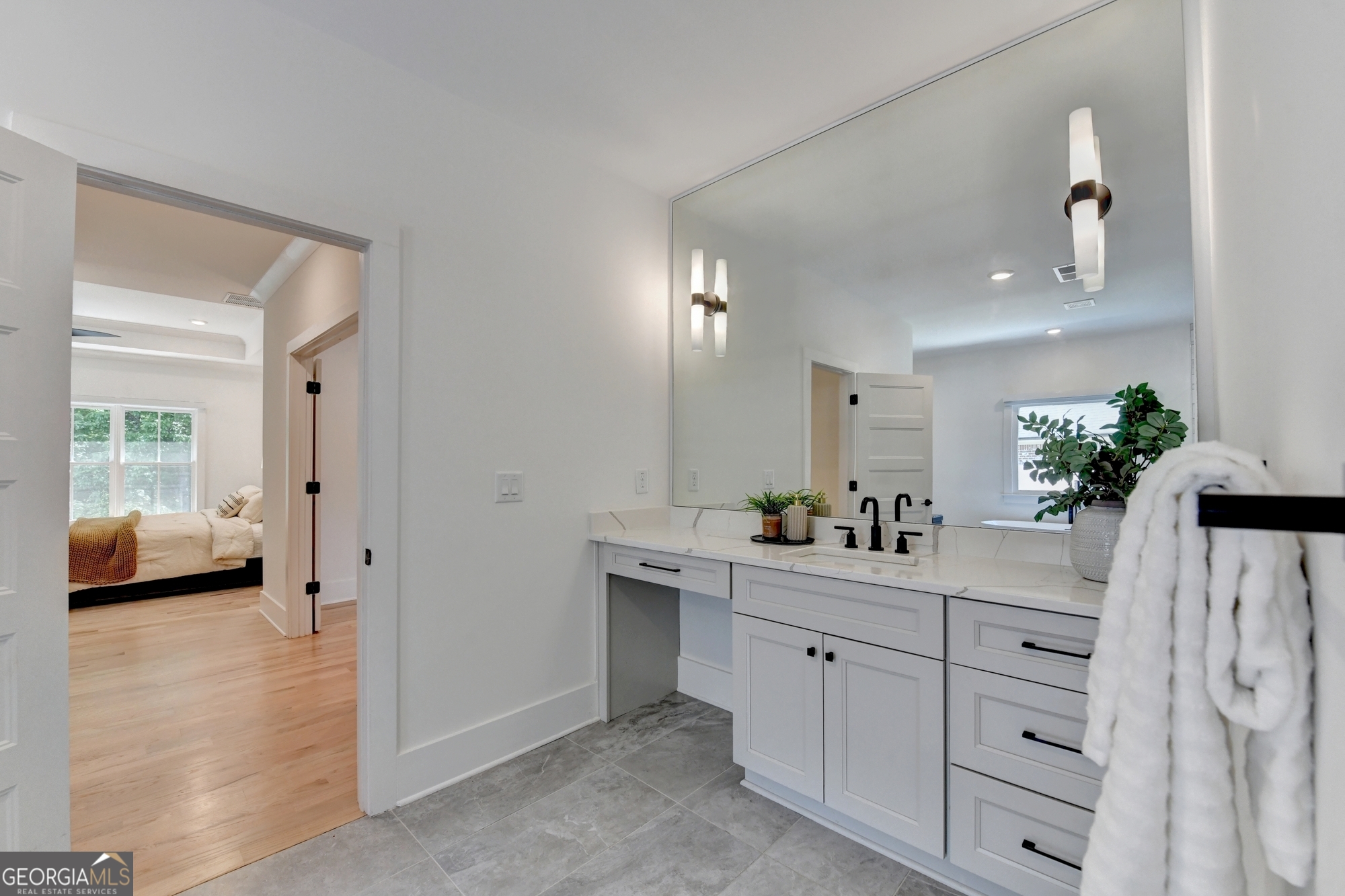 1370 Rumson Lane