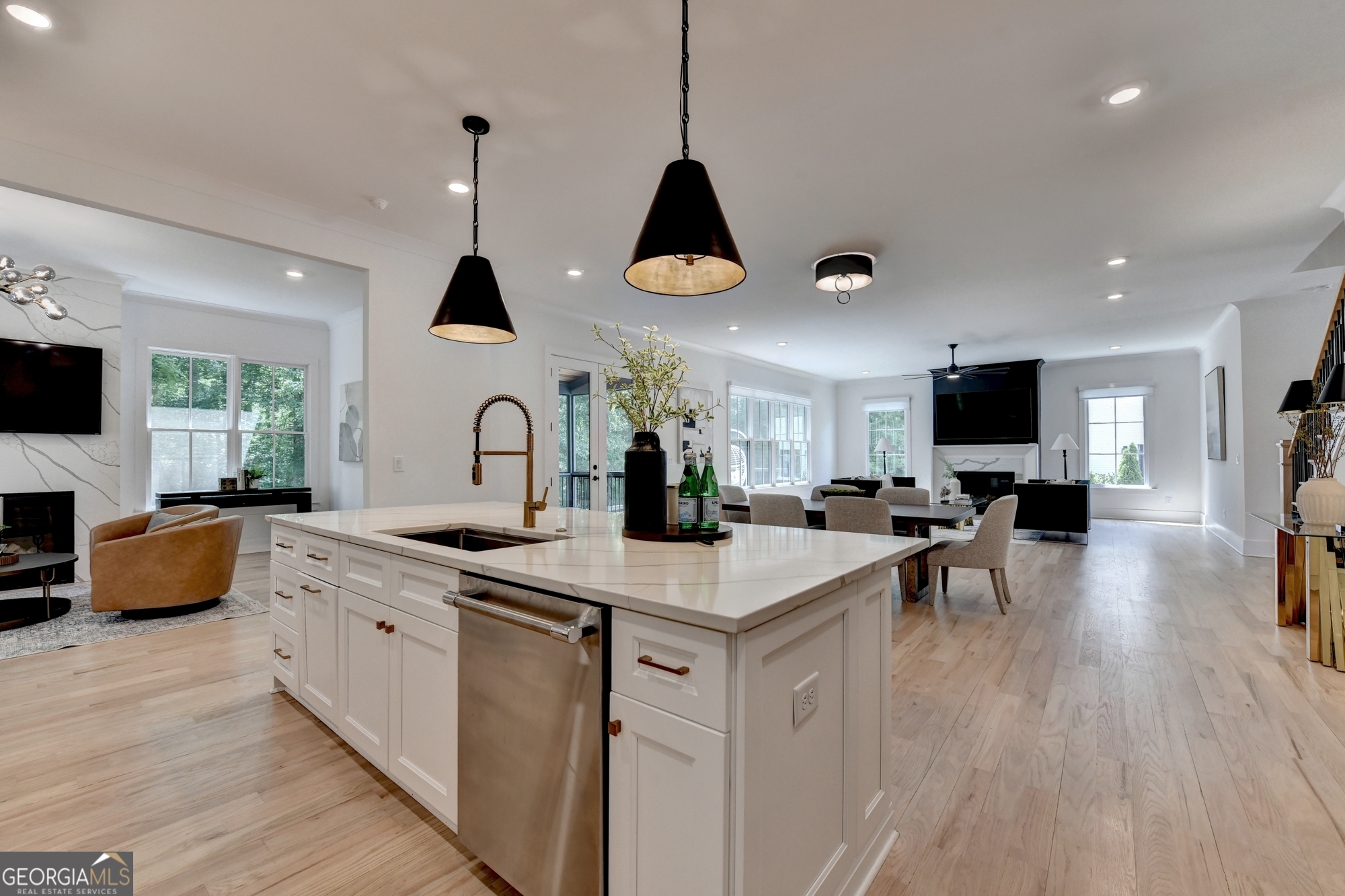 1370 Rumson Lane