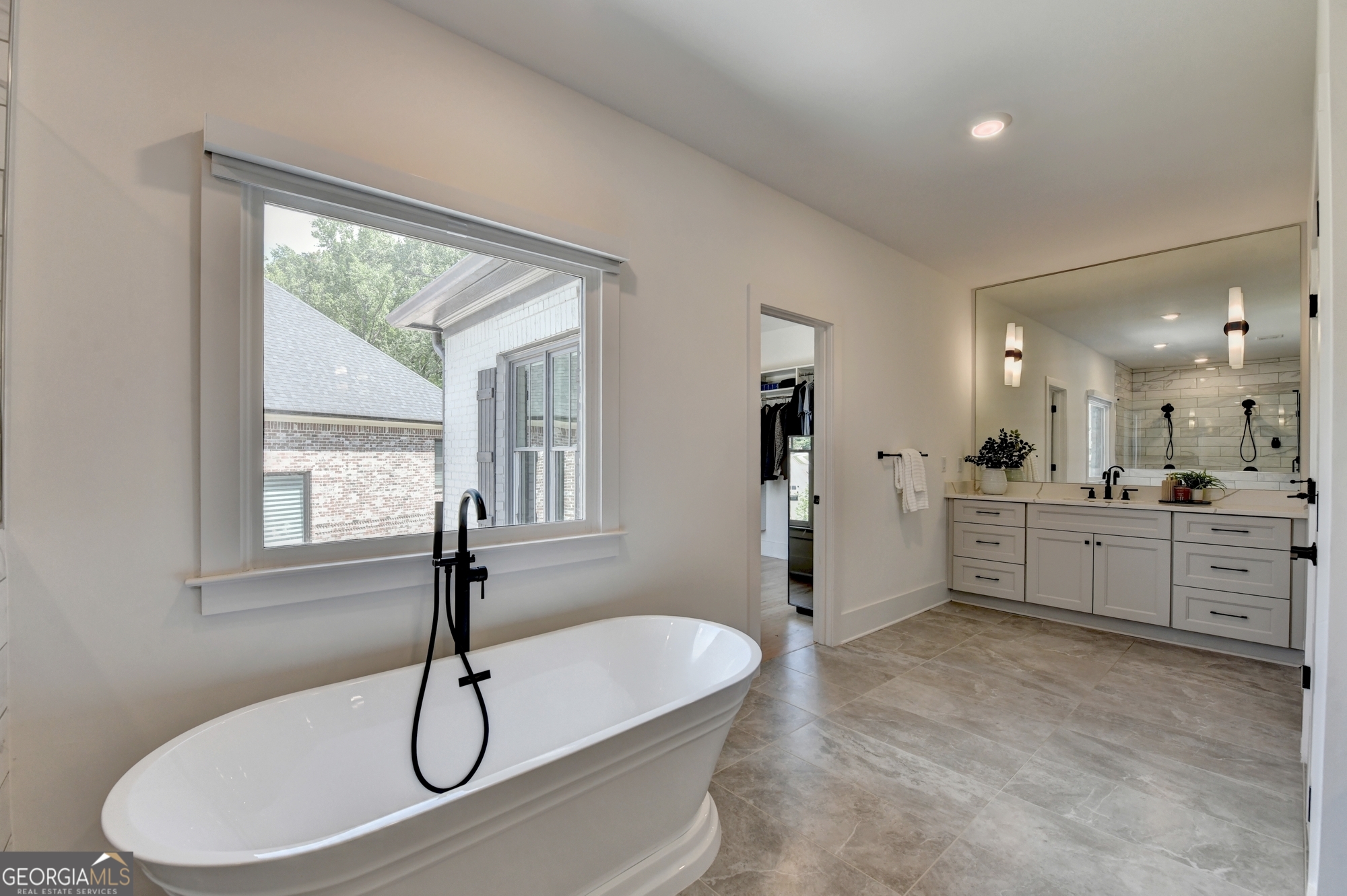 1370 Rumson Lane