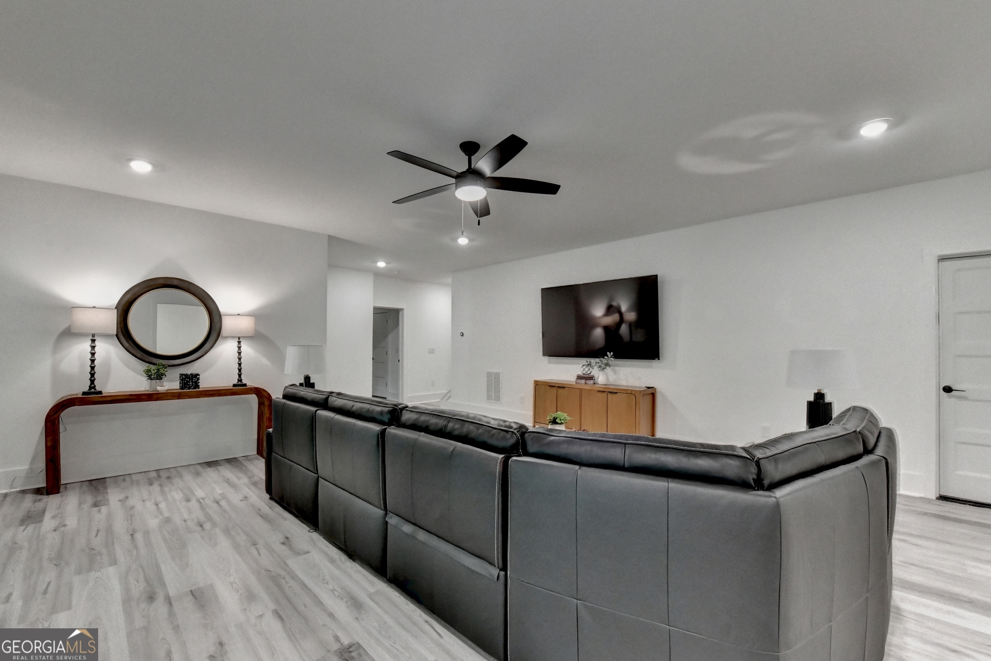 1370 Rumson Lane