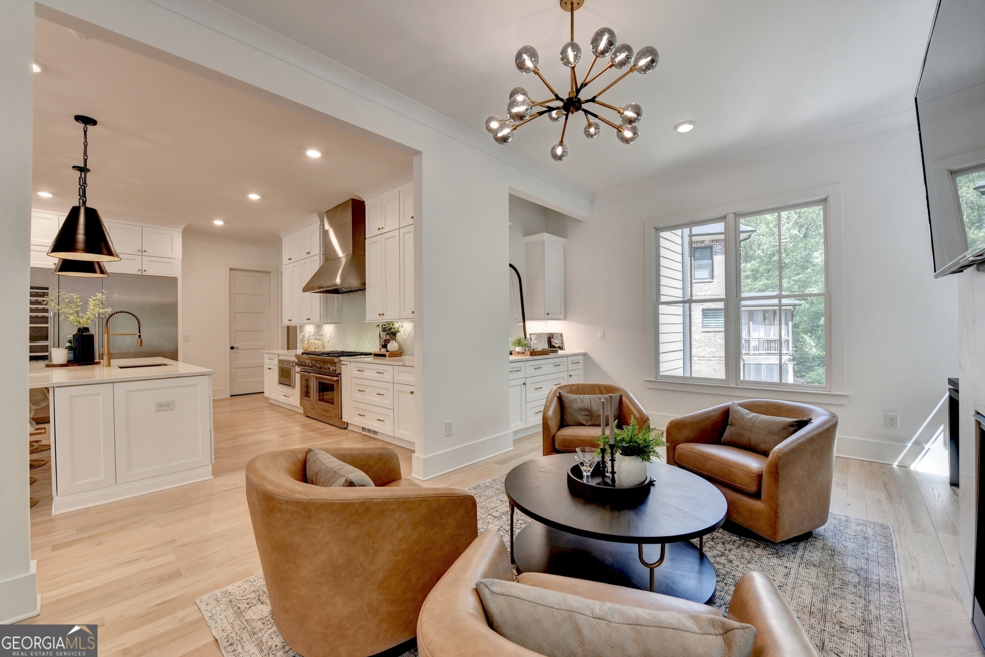 1370 Rumson Lane