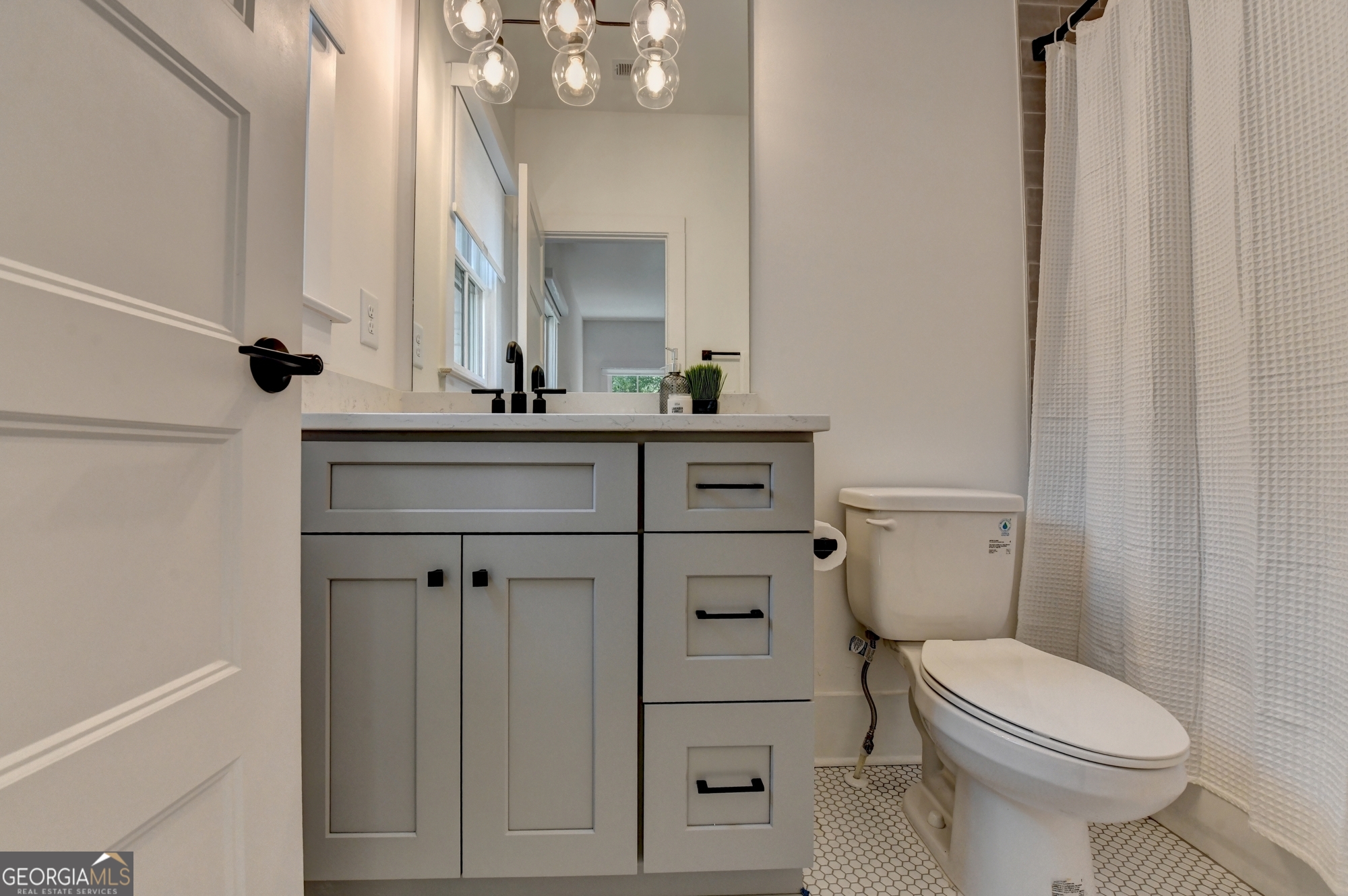 1370 Rumson Lane