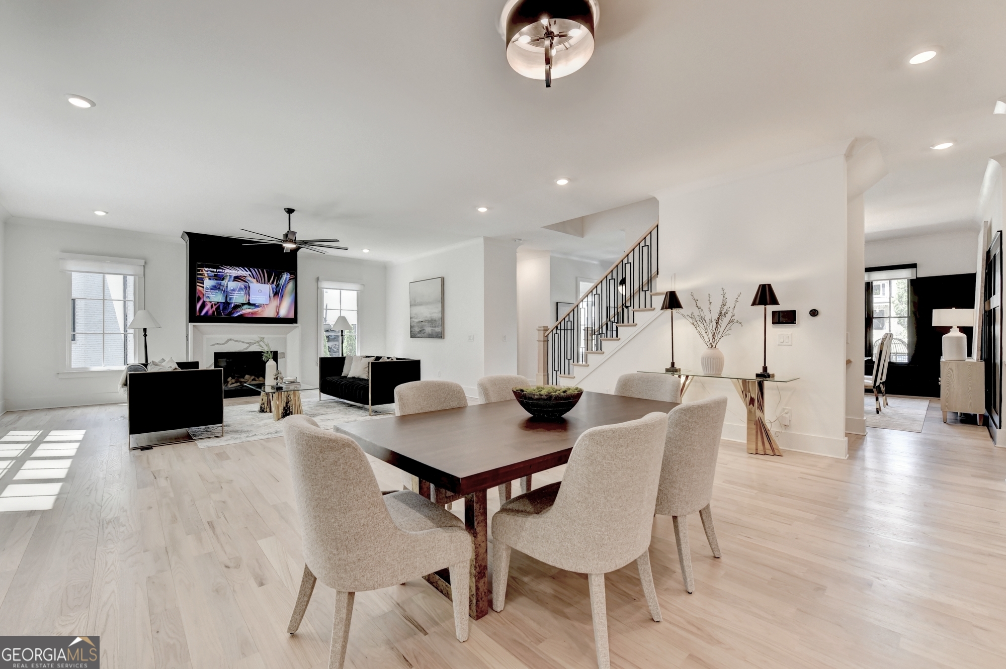 1370 Rumson Lane