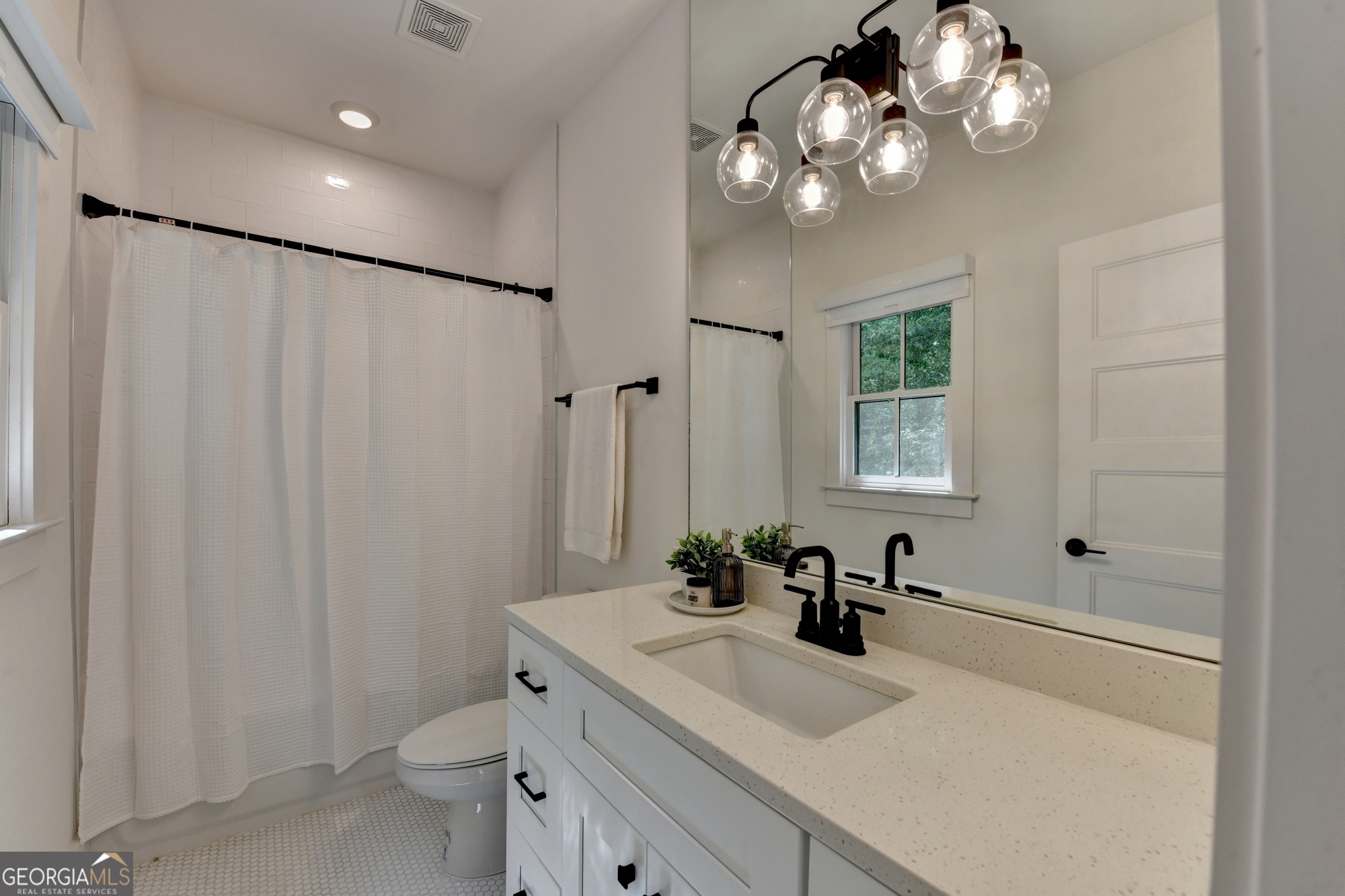 1370 Rumson Lane