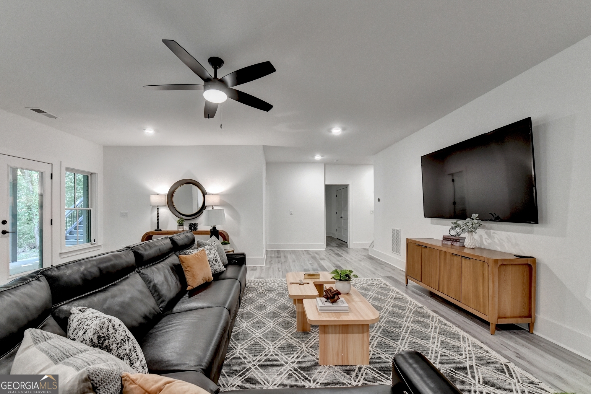 1370 Rumson Lane