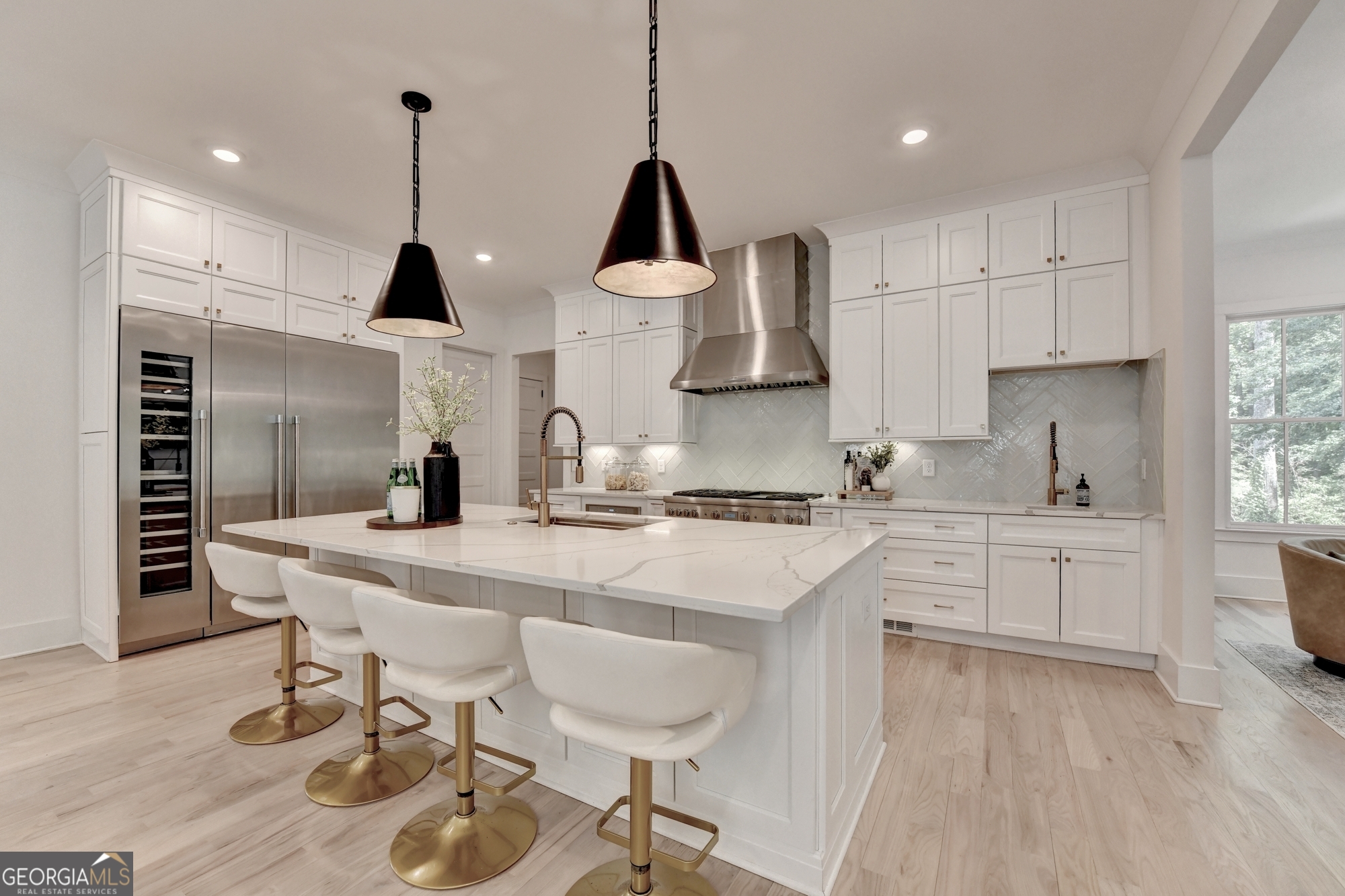 1370 Rumson Lane