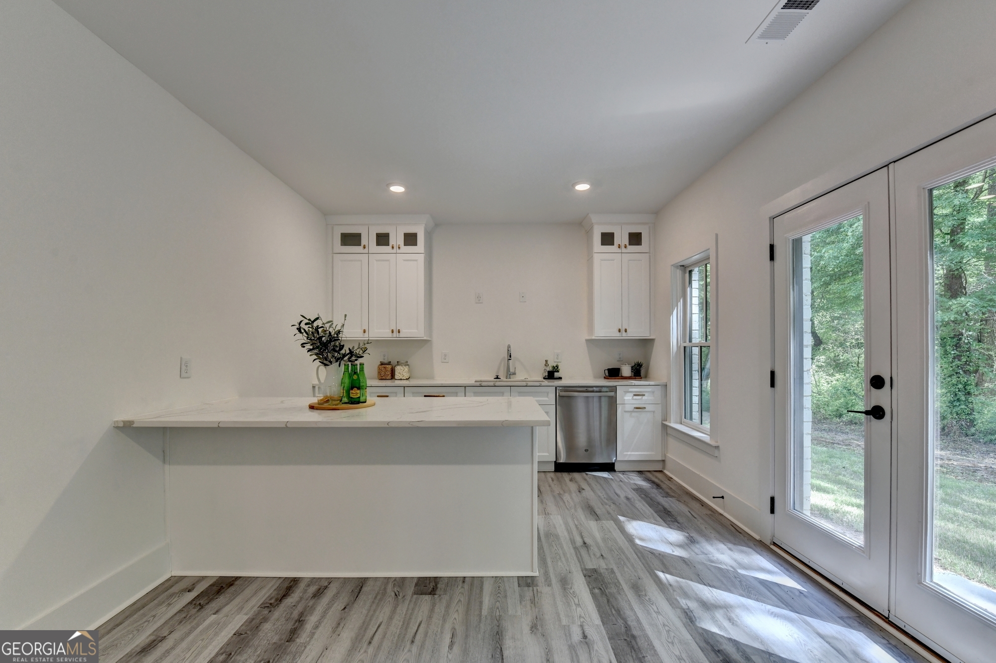 1370 Rumson Lane