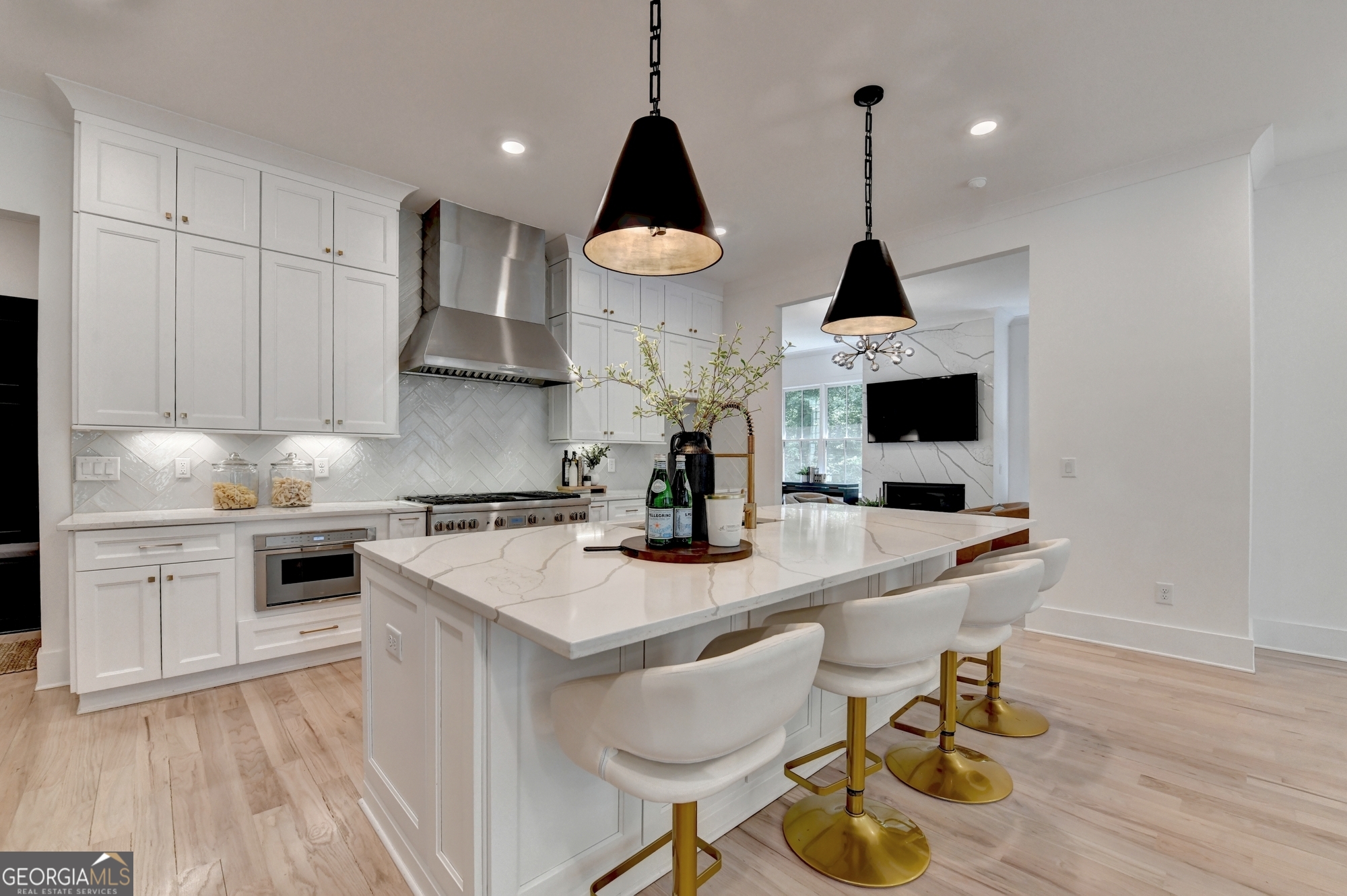 1370 Rumson Lane
