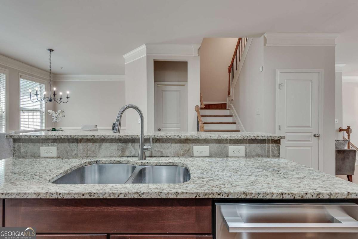 9005 Woodland Trail
