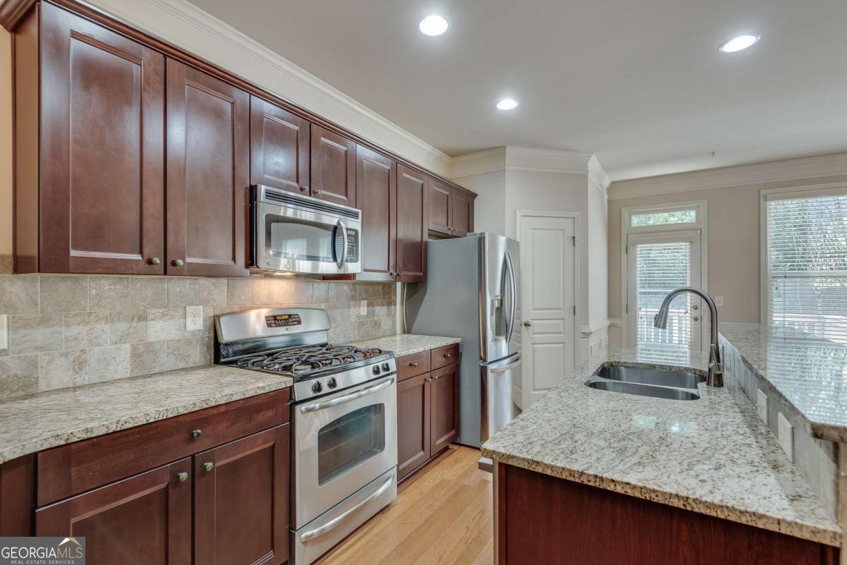 9005 Woodland Trail