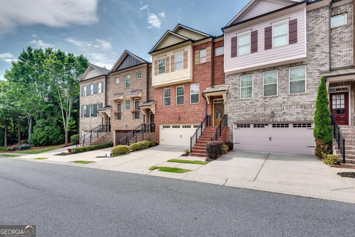 9005 Woodland Trail