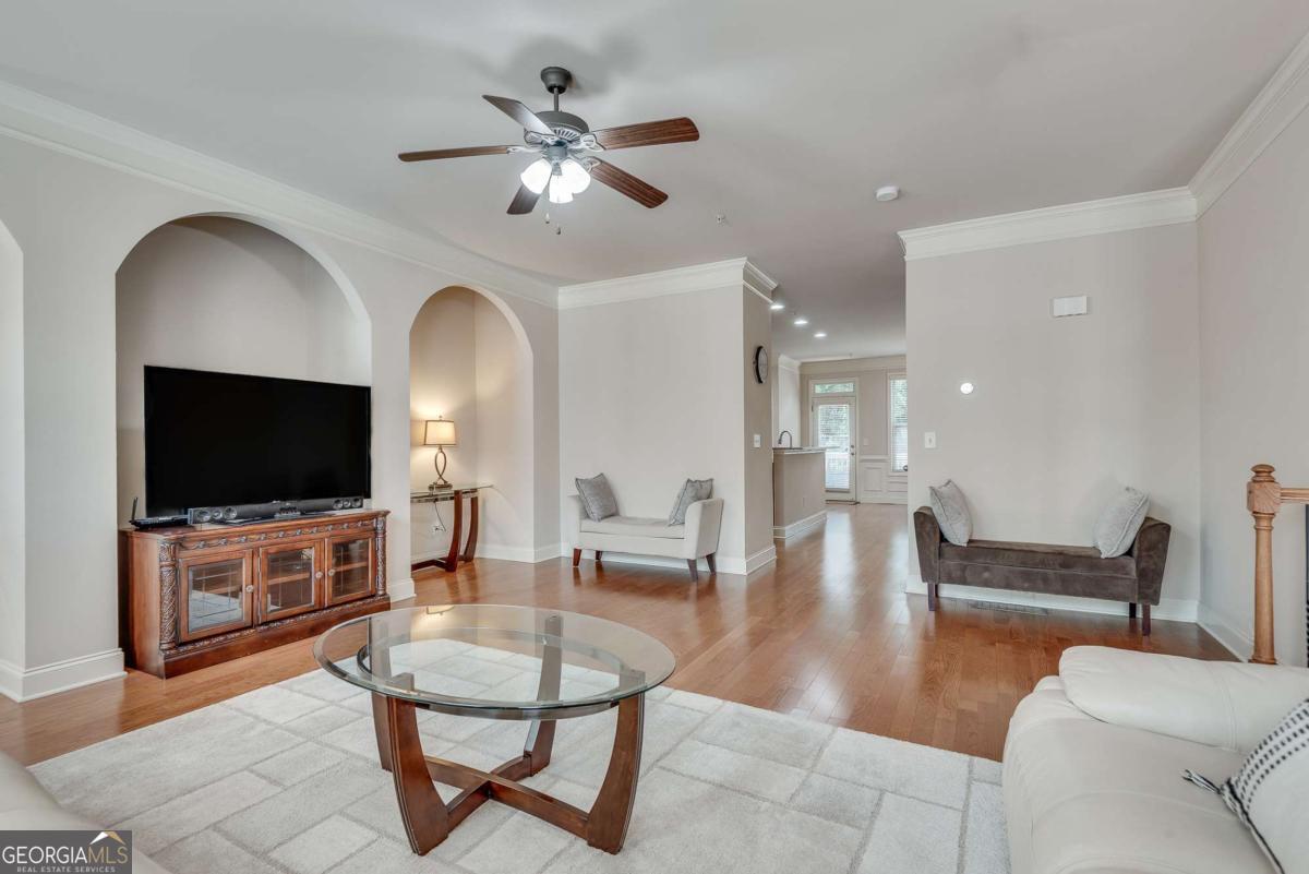 9005 Woodland Trail