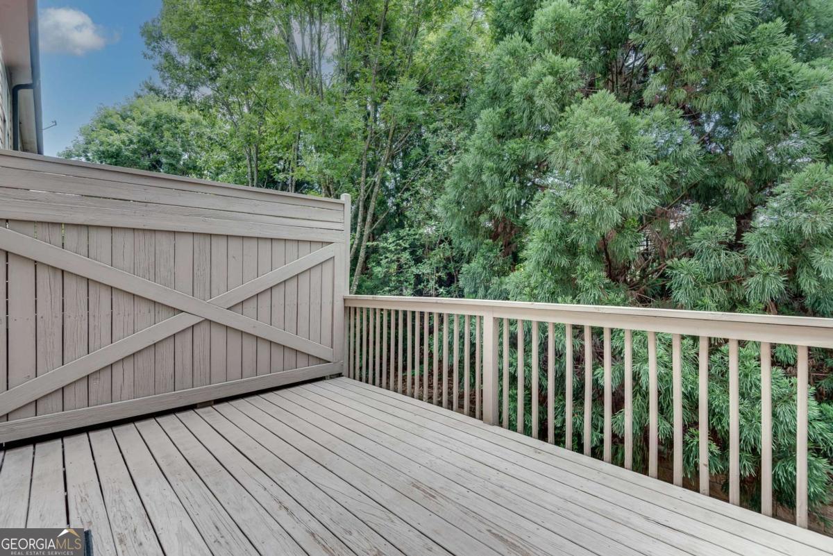 9005 Woodland Trail