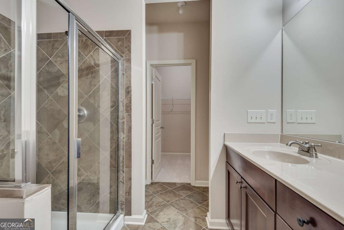 9005 Woodland Trail