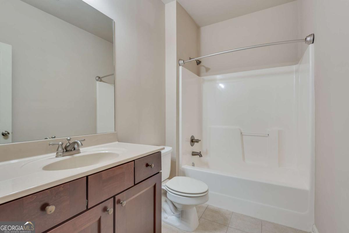 9005 Woodland Trail