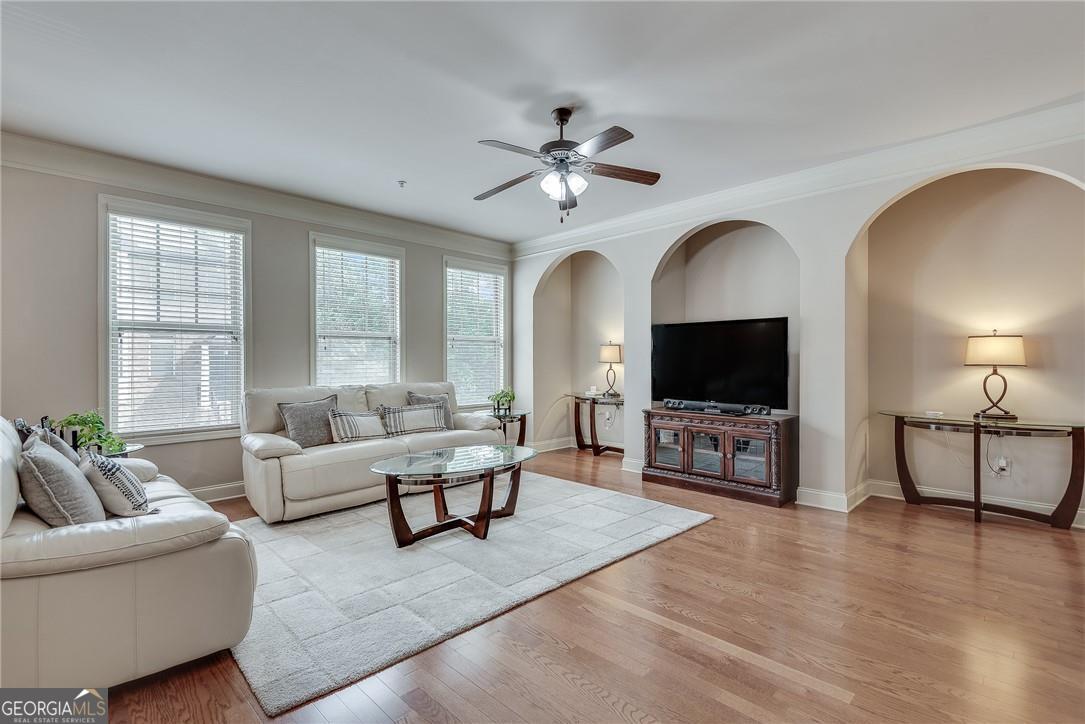 9005 Woodland Trail