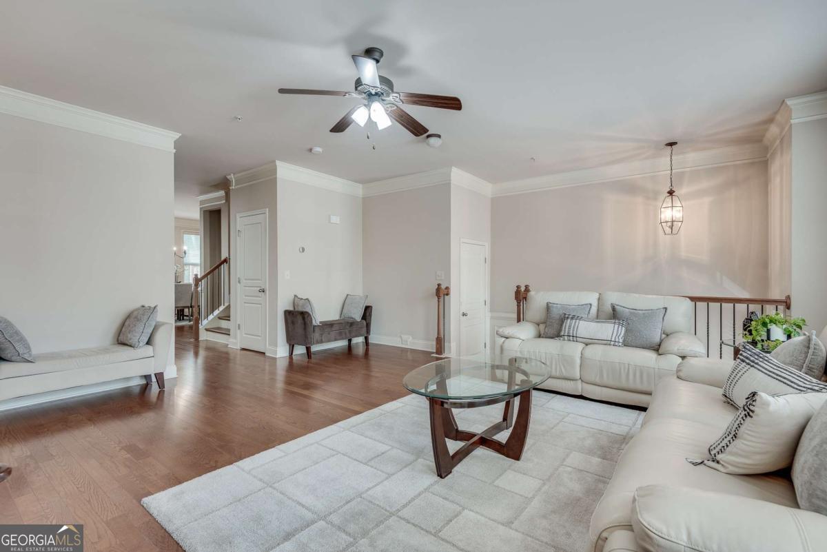 9005 Woodland Trail