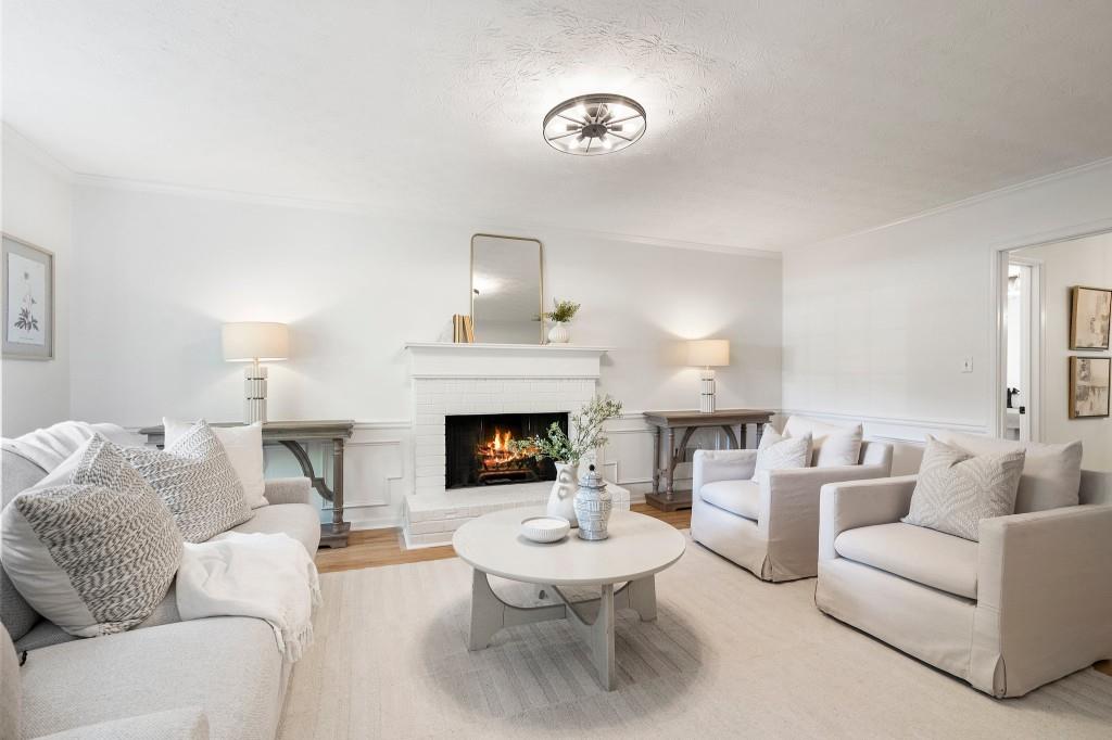 3214 Woodleaf Court