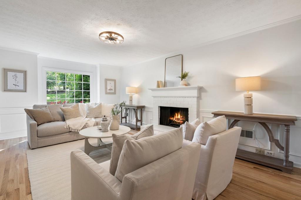 3214 Woodleaf Court