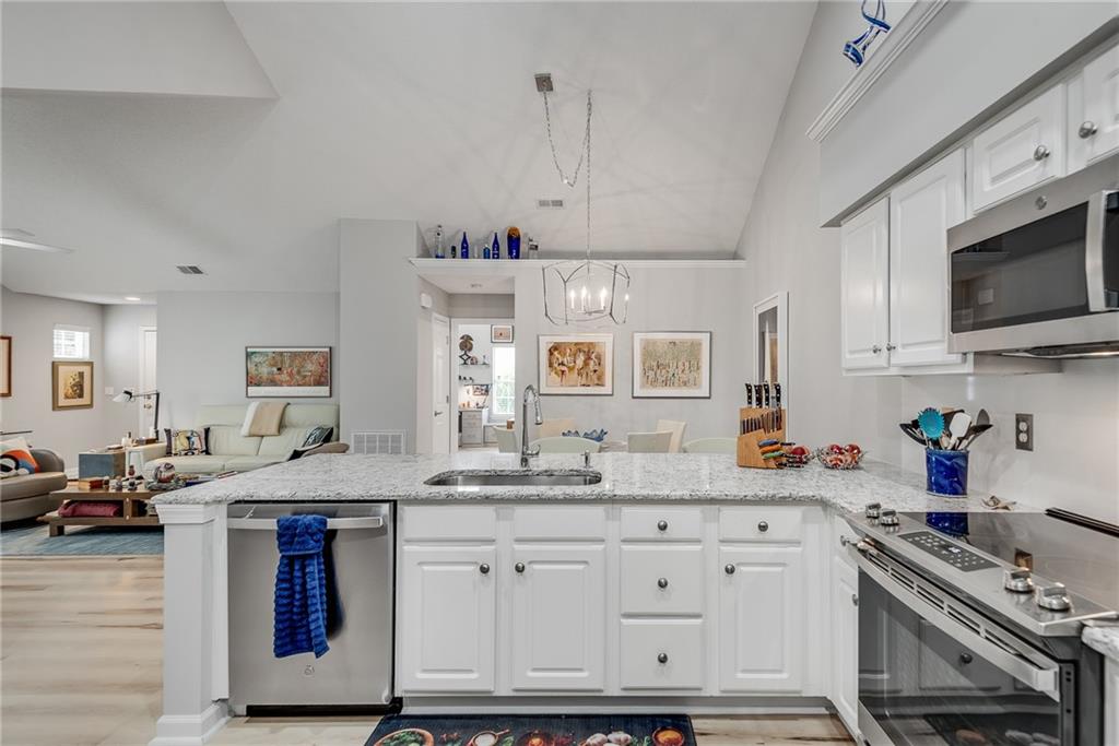 706 Village Lane