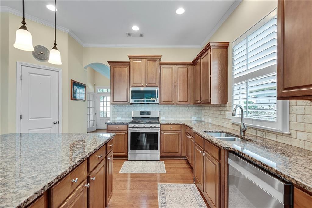 304 Woodridge Pass