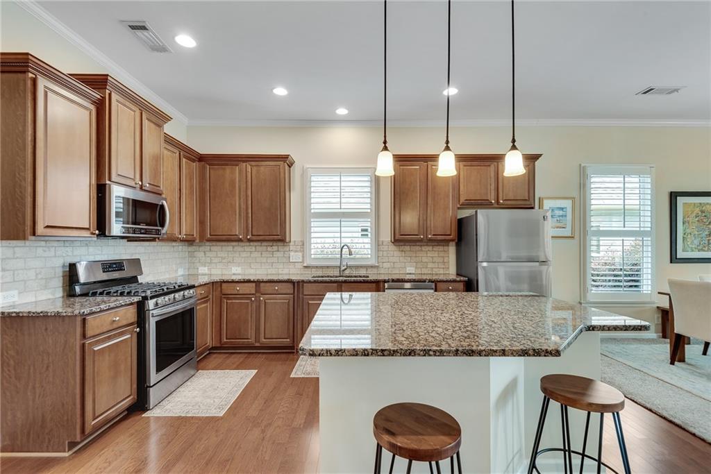 304 Woodridge Pass